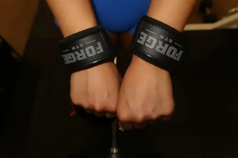 Wrist straps in use 4